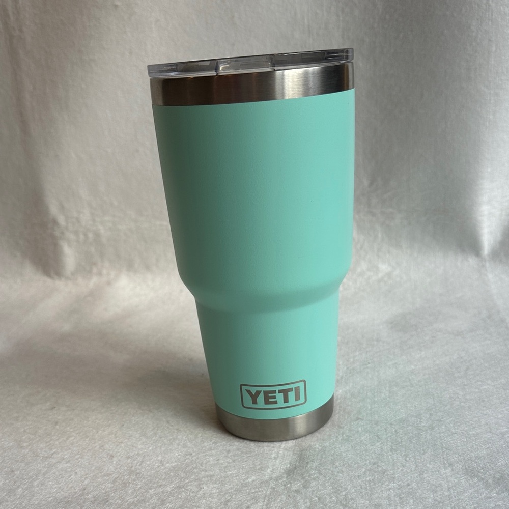YETI 30oz Rambler Tumbler Insulated Cup in Seafoam with Lid